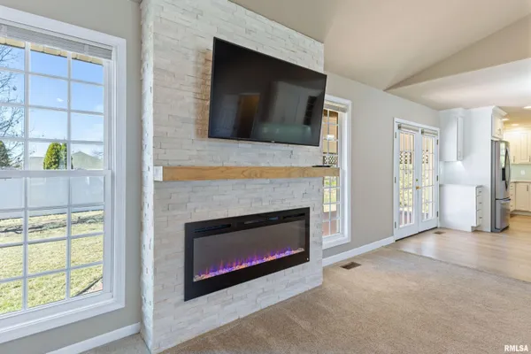 $404,000 | 1003 Abbey Ridge Court, Quincy, IL 62305