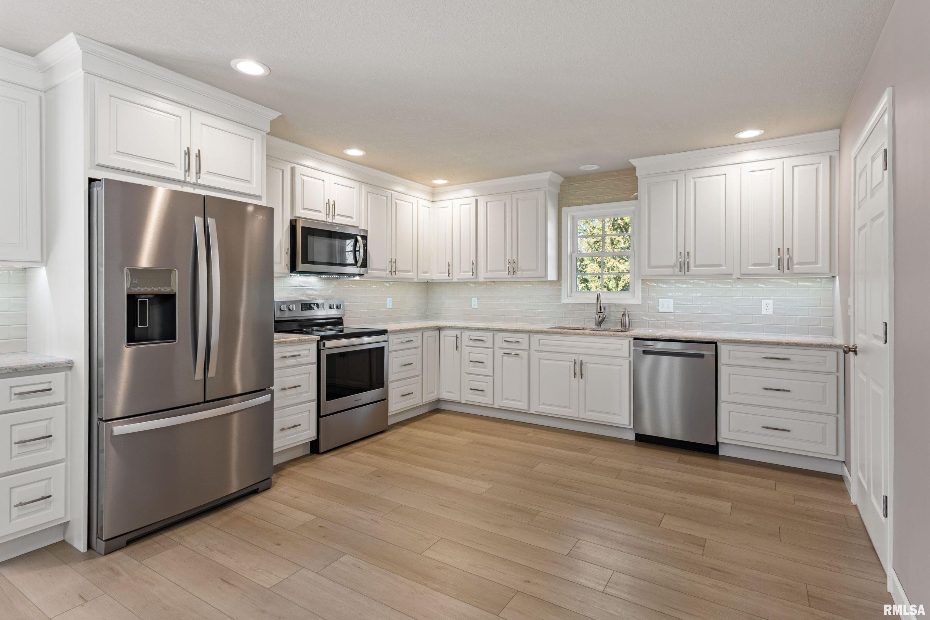 1003 Abbey Ridge Court Quincy, IL 62305 - Photo 6 of 23