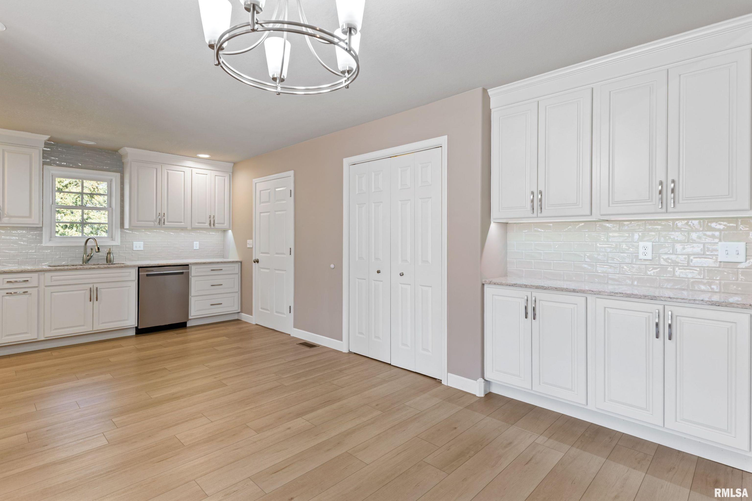 1003 Abbey Ridge Court Quincy, IL 62305 - Photo 9 of 23