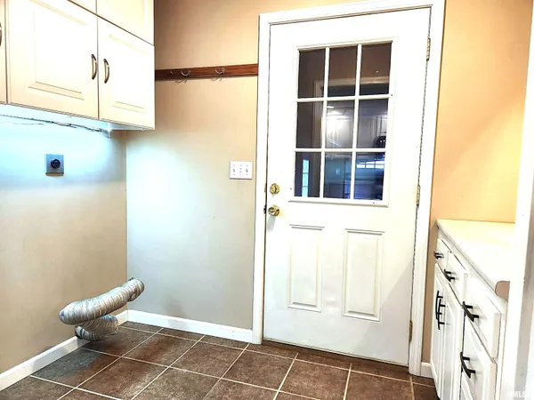 $404,000 | 1003 Abbey Ridge Court, Quincy, IL 62305