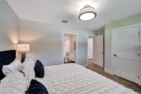 $3,397,000 | 2832 Northeast 26th Street, Fort Lauderdale, FL 33305