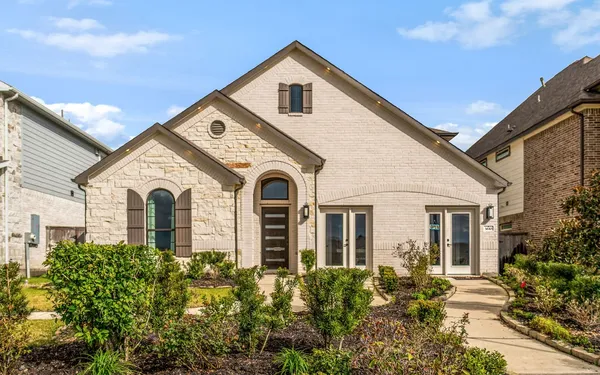 $560,396 | 3610 Compass Pointe Court, Angleton, TX 77515