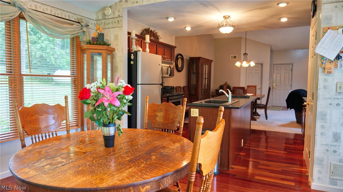 2829 Best Road Cambridge, OH 43725 - Photo 6 of 22