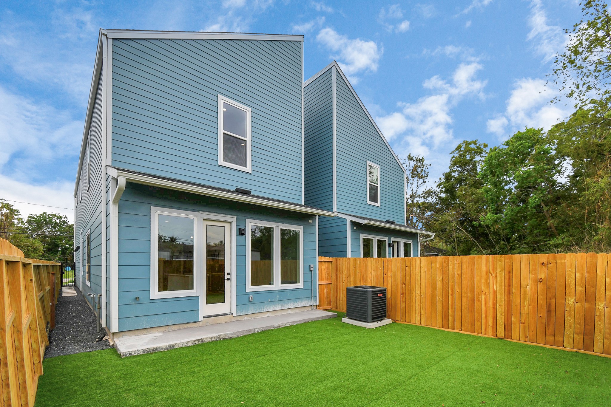 6817 Peerless Street Houston, TX 77021 - Photo 17 of 31 a view of a house with backyard