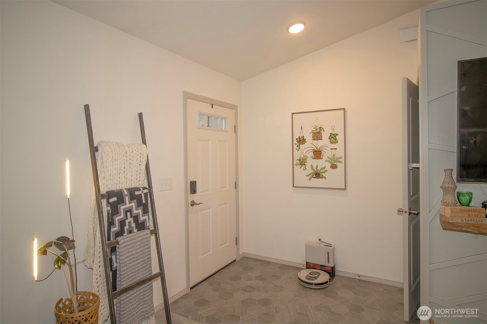 8235 173rd Avenue Southwest Rochester, WA 98579 - Photo 4 of 32