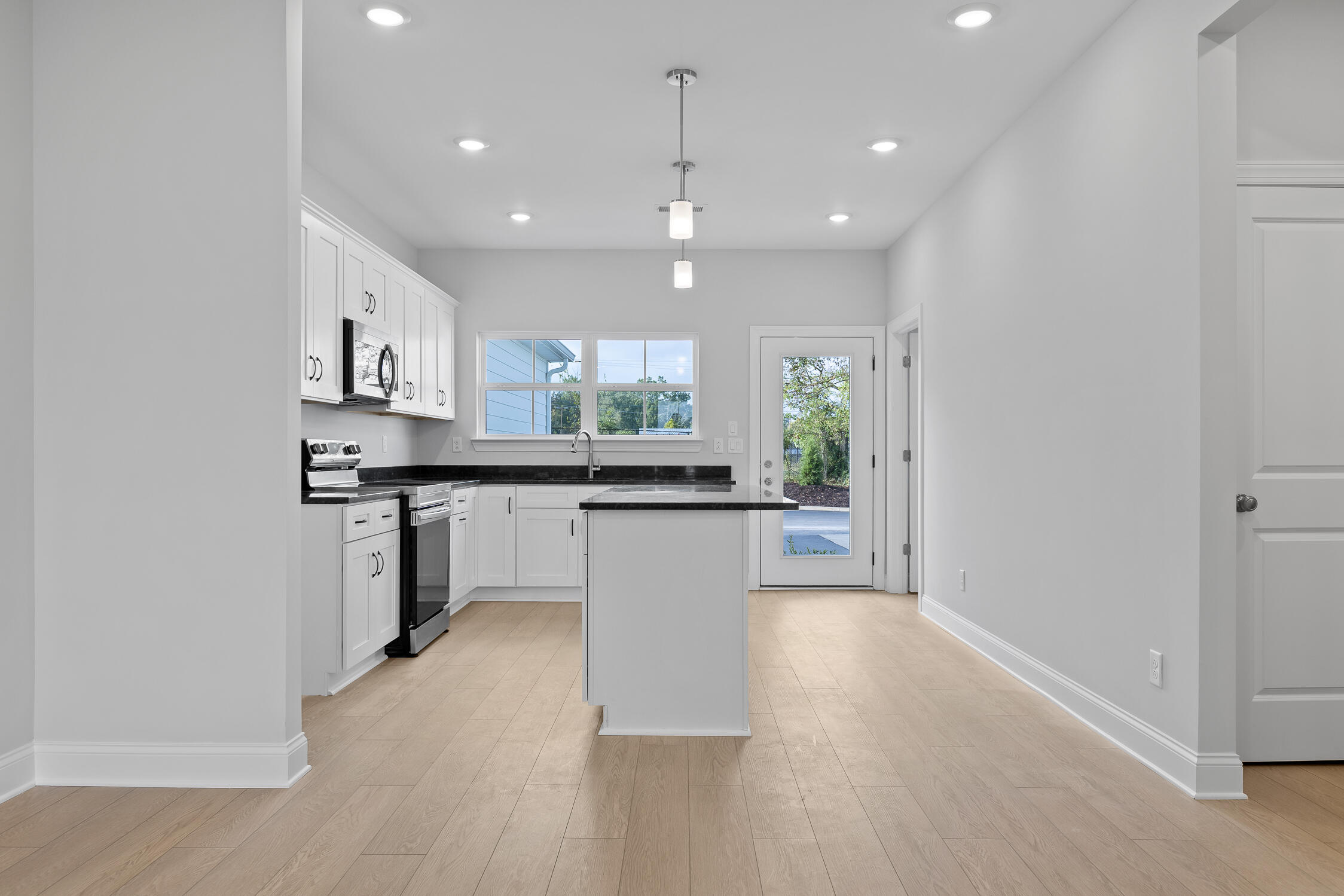 1019 Rosedew Way, Unit 17 Chattanooga, TN 37421 - Photo 6 of 17 Pembridge -16