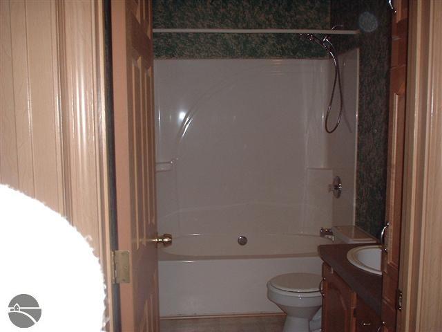 10103 Alpine Drive Reed City, MI 49677 - Photo 10 of 19 1740760-9.JPG