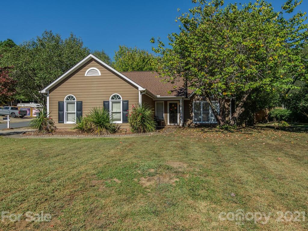7705 Trotter Road Charlotte, NC 28216 - Photo 1 of 27 Gallery Image 1