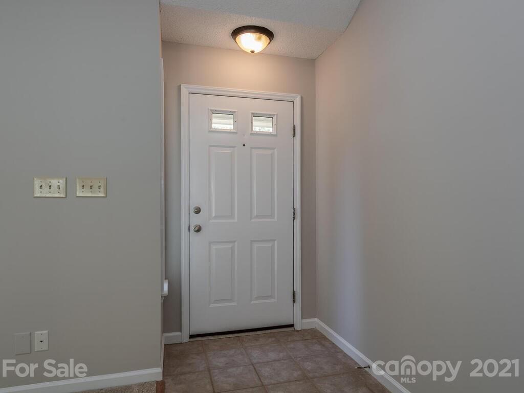 7705 Trotter Road Charlotte, NC 28216 - Photo 3 of 27 Gallery Image 3