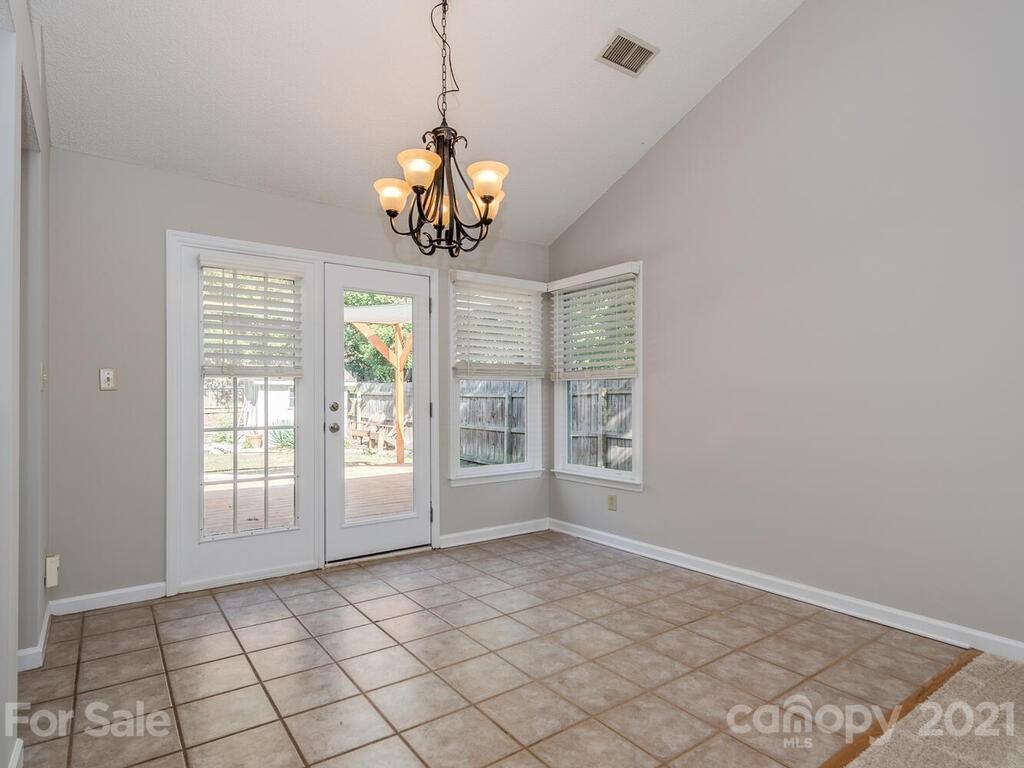7705 Trotter Road Charlotte, NC 28216 - Photo 7 of 27 Gallery Image 7