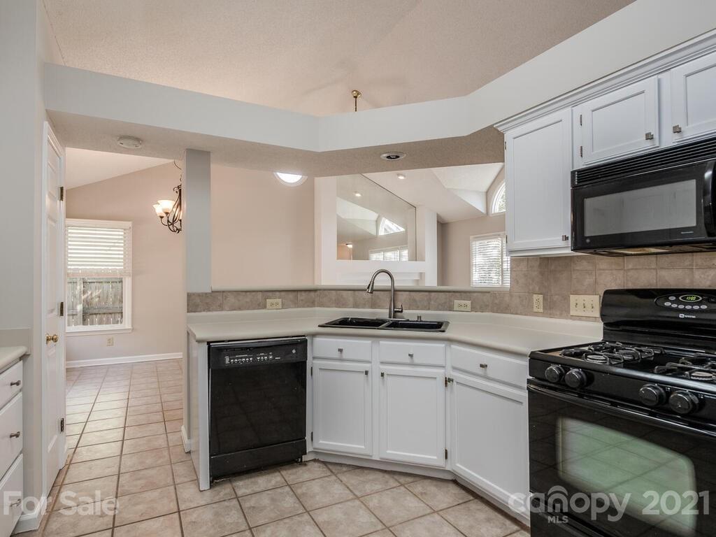 7705 Trotter Road Charlotte, NC 28216 - Photo 8 of 27 Gallery Image 8