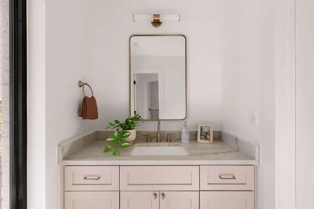 $1,175,000 | 5616 Gorham Glen Lane, Austin, TX 78739