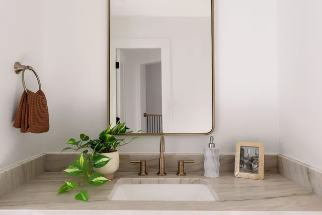 $1,175,000 | 5616 Gorham Glen Lane, Austin, TX 78739