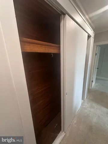 a view of a car garage of the house