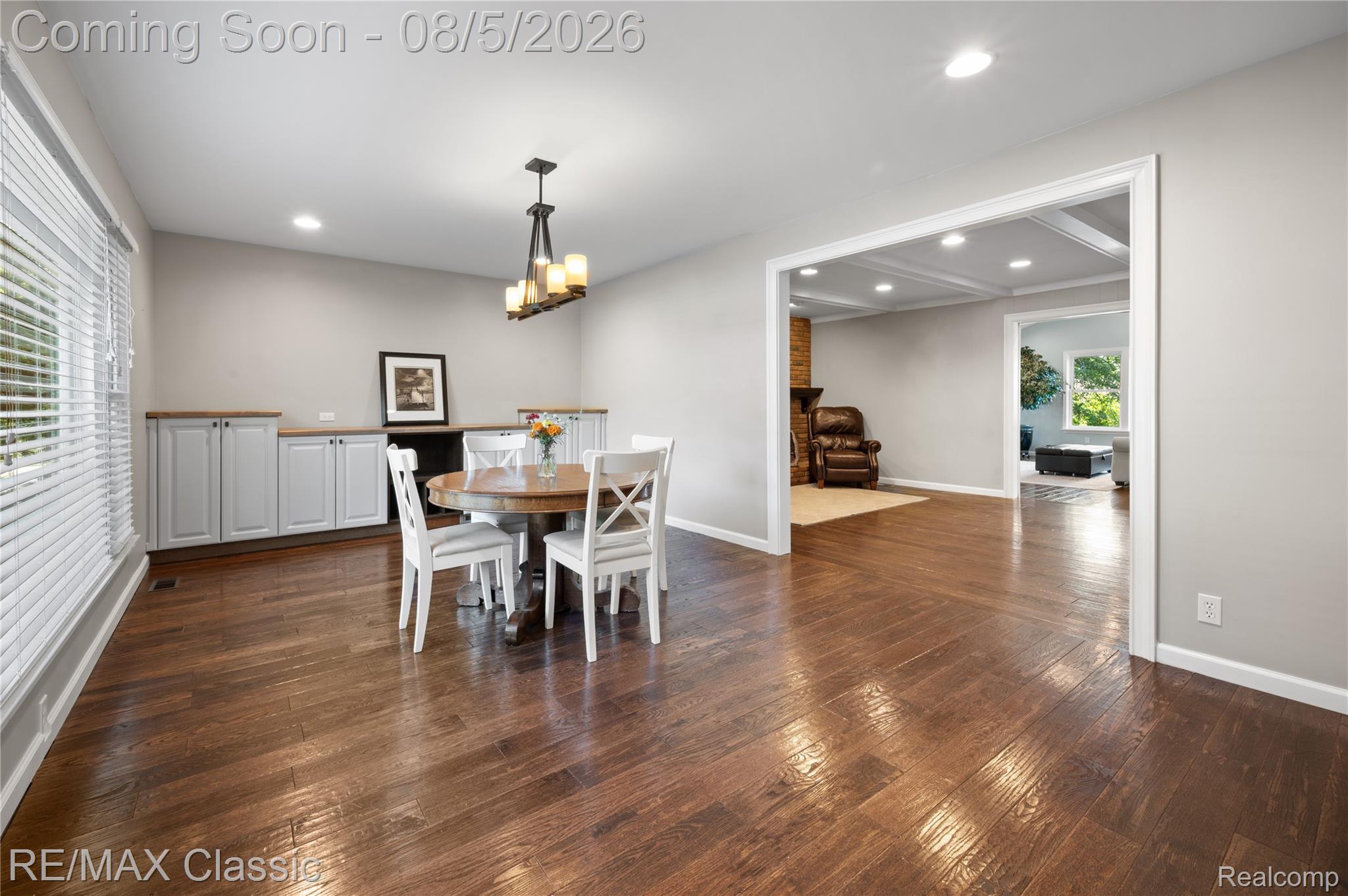 36159 West Lyman Road Farmington, MI 48331 - Photo 11 of 38 Dining room adjoins living room
Interchangeable