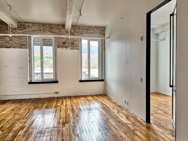 $2,400 | 520 State Road, Unit 203, North Adams, MA 01247