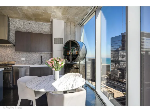 $1,025,000 | 600 North Fairbanks Court, Unit 2801, Chicago, IL 60611