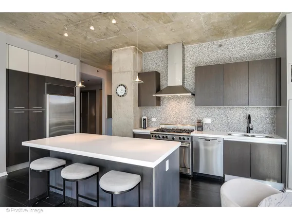 $1,025,000 | 600 North Fairbanks Court, Unit 2801, Chicago, IL 60611