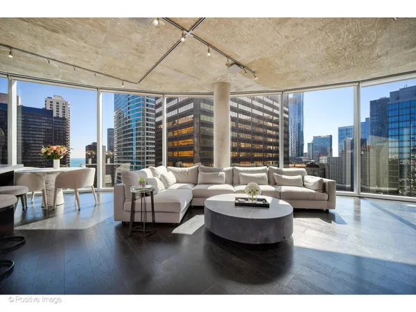 $1,025,000 | 600 North Fairbanks Court, Unit 2801, Chicago, IL 60611