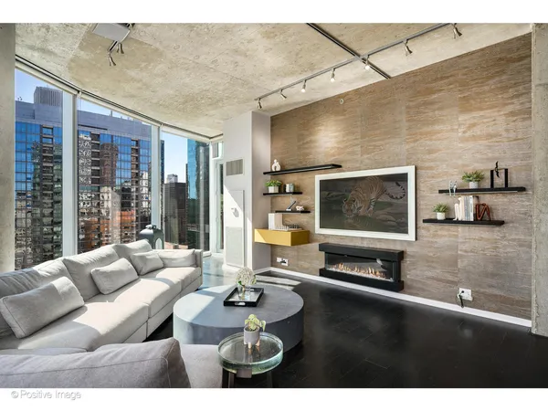 $1,025,000 | 600 North Fairbanks Court, Unit 2801, Chicago, IL 60611