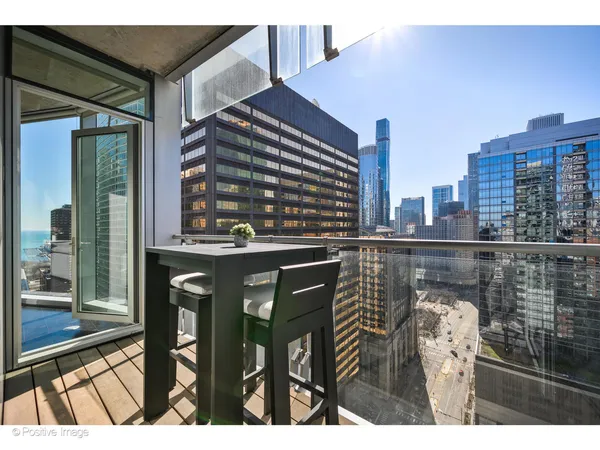 $1,025,000 | 600 North Fairbanks Court, Unit 2801, Chicago, IL 60611