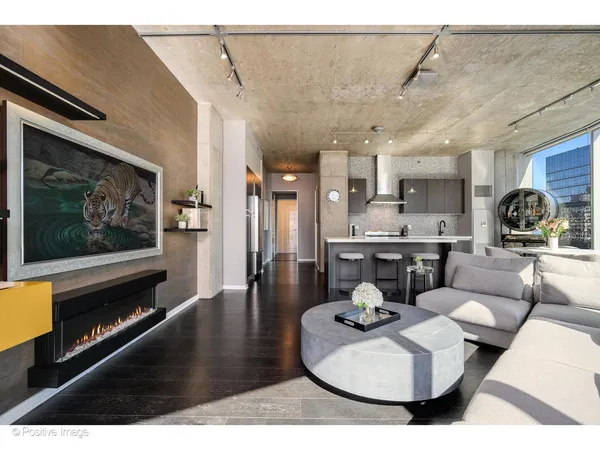 $1,025,000 | 600 North Fairbanks Court, Unit 2801, Chicago, IL 60611