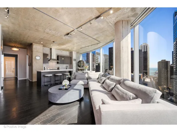 $1,025,000 | 600 North Fairbanks Court, Unit 2801, Chicago, IL 60611
