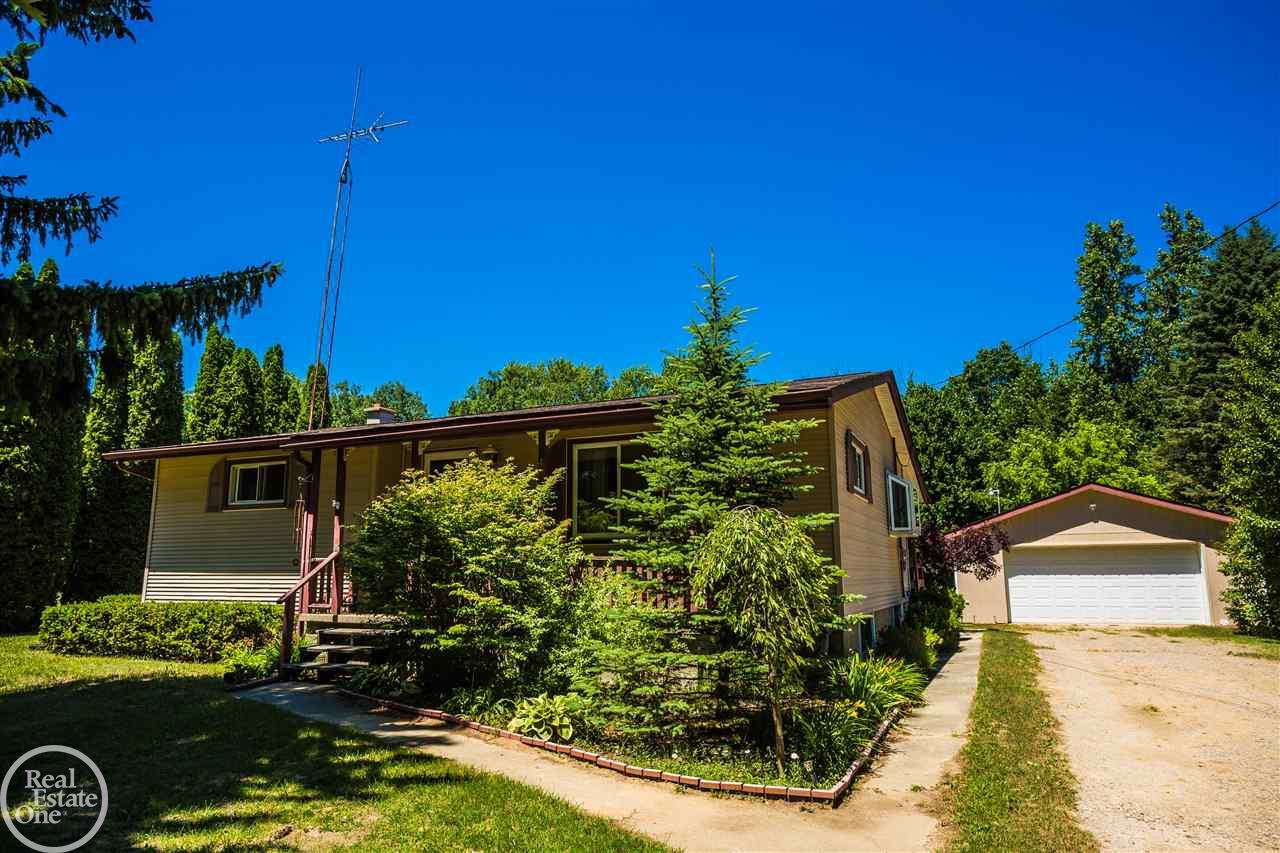 7059 Gardner Line Road Lexington, MI 48450 - Photo 3 of 32