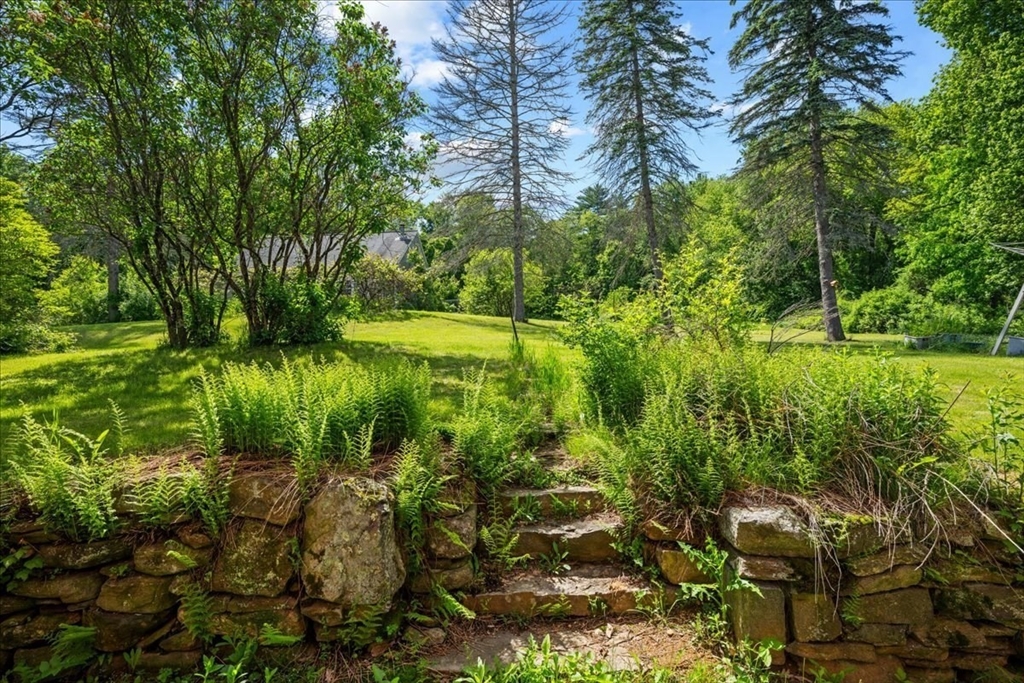 12 Mill Stone Road West Brookfield, MA 01585 - Photo 36 of 41