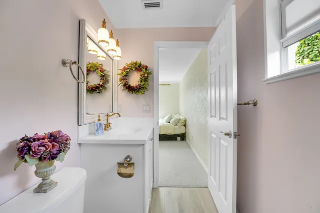 $399,999 | 5715 Southeast Pine Drive, Stuart, FL 34997