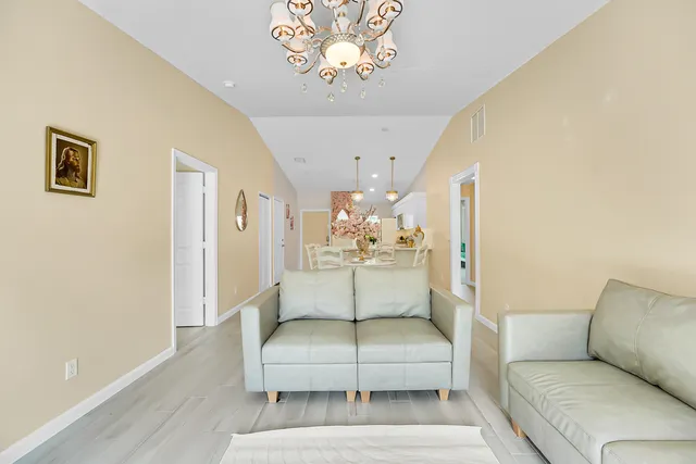 $399,999 | 5715 Southeast Pine Drive, Stuart, FL 34997