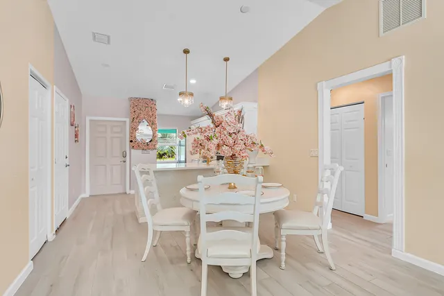 $399,999 | 5715 Southeast Pine Drive, Stuart, FL 34997