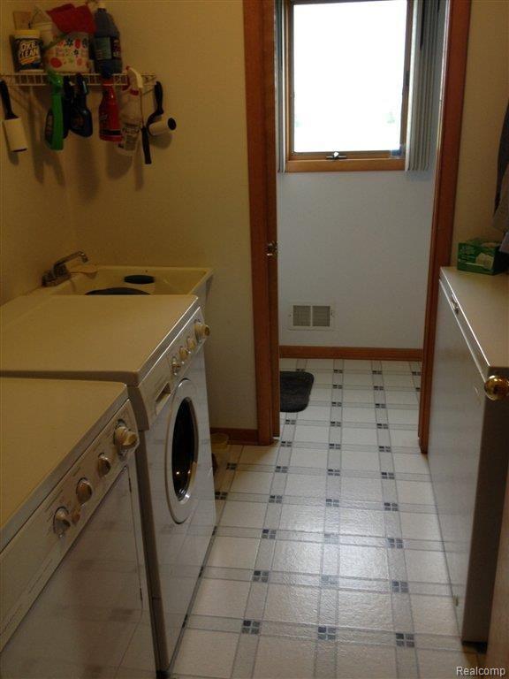 10423 Dolan Road Columbus, MI 48063 - Photo 16 of 25 IMG_1660.JPG