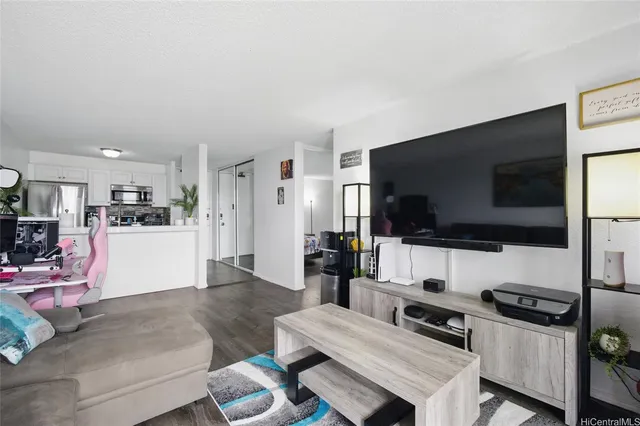 $450,000 | 98-500 Koauka Loop, Unit 18A, Aiea, HI 96701