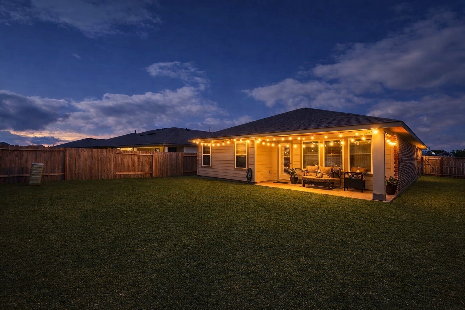 10647 Cascade Crk Drive Rosharon, TX 77583 - Photo 24 of 30 Evening-Ready for entertaining