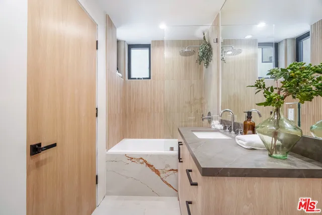 $2,195,000 | 1861 Barry Avenue, Los Angeles, CA 90025