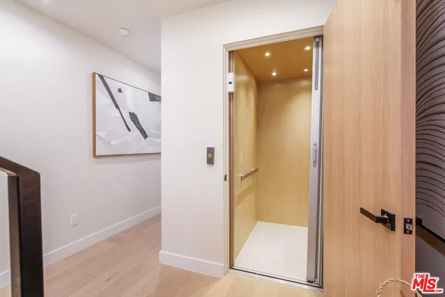 $2,195,000 | 1861 Barry Avenue, Los Angeles, CA 90025