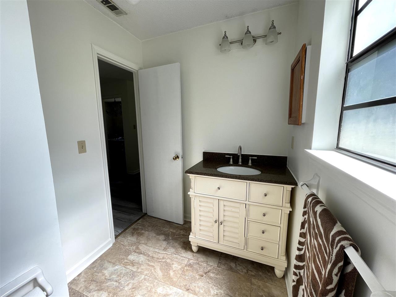 216 Timberlane Road Tallahassee, FL 32312 - Photo 12 of 24 Gallery Image 12