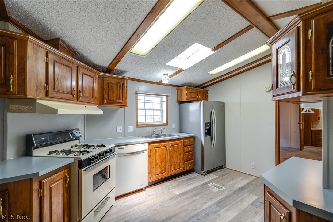 18592 Edwards Road, Unit 223 Doylestown, OH 44230 - Photo 8 of 21