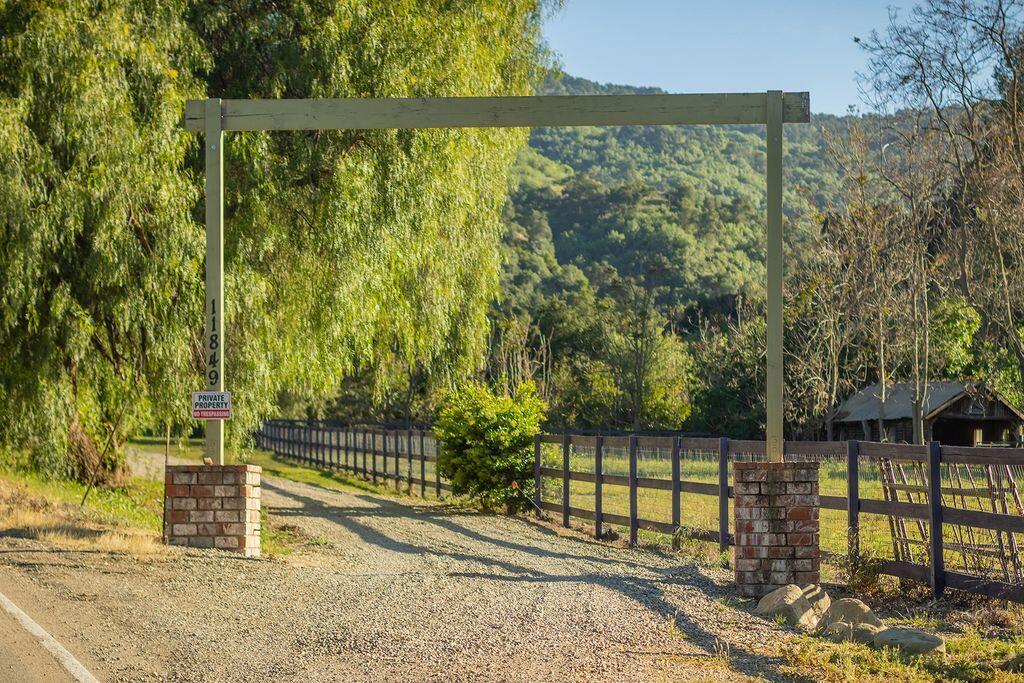 11849 Sulphur Mountain Road Ojai, CA 93023 - Photo 2 of 50 rZfz42NA