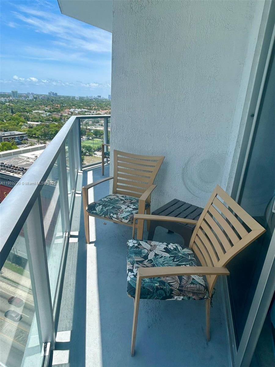 185 Southwest 7th Street, Unit 1802 Miami, FL 33130 - Photo 20 of 39 a view of balcony with furniture