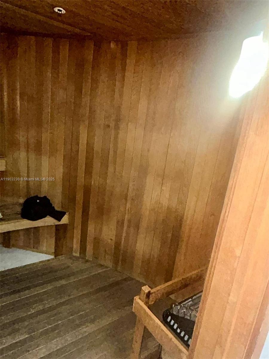 185 Southwest 7th Street, Unit 1802 Miami, FL 33130 - Photo 34 of 39 a view of small space