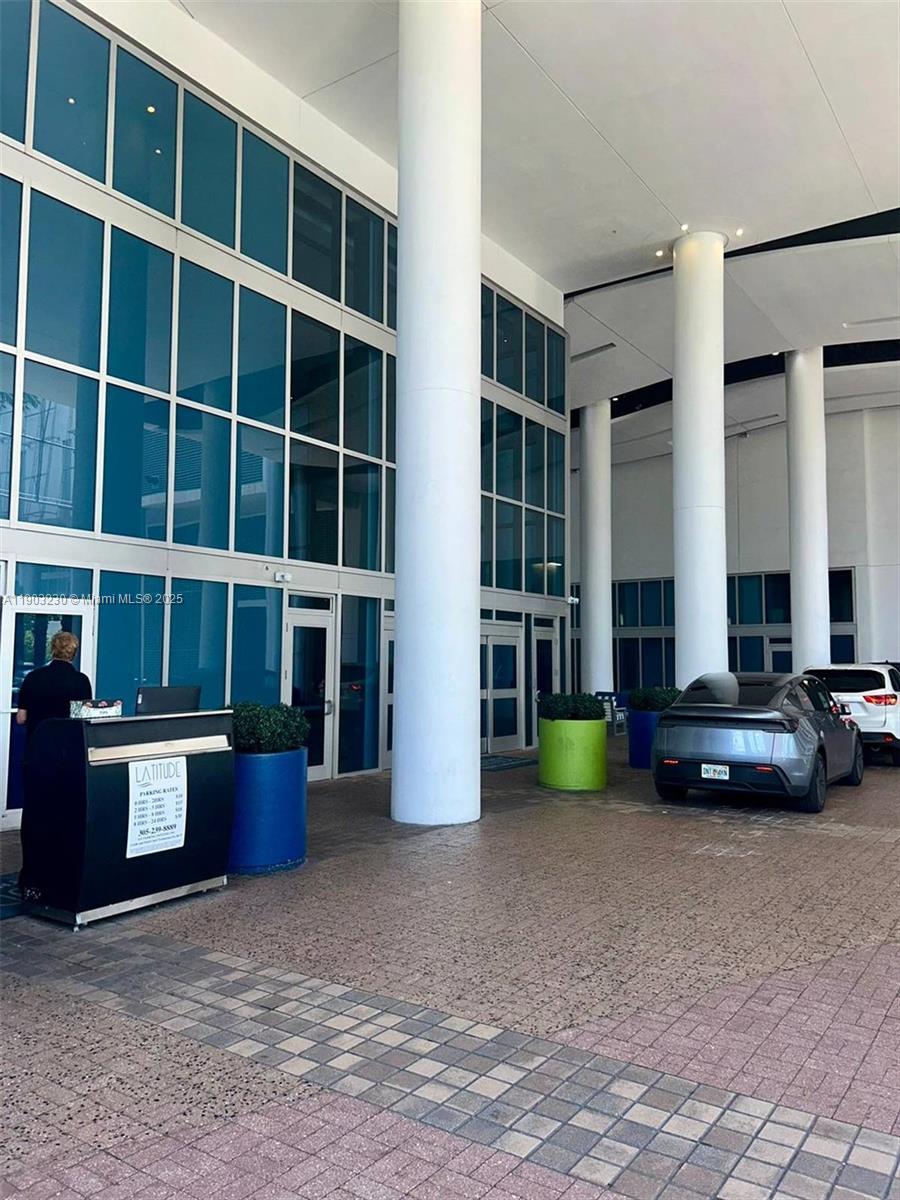 185 Southwest 7th Street, Unit 1802 Miami, FL 33130 - Photo 36 of 39 a view of building with stairs