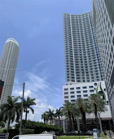 $599,999 | 185 Southwest 7th Street, Unit 1802, Miami, FL 33130