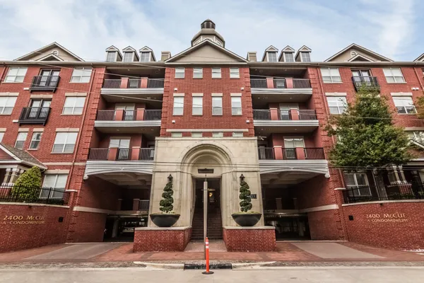 $2,100 | 2400 McCue Road, Unit 144, Houston, TX 77056