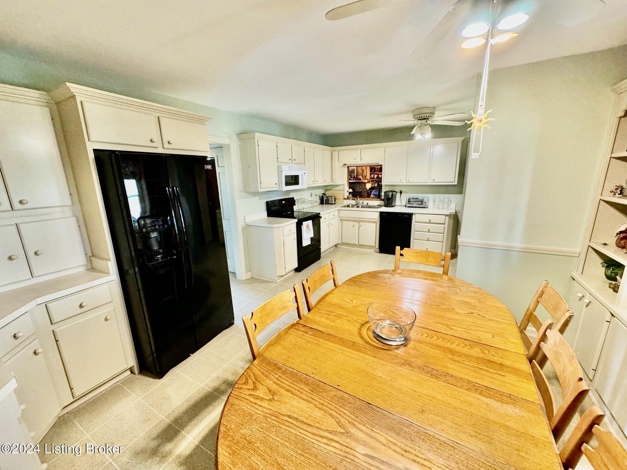 608 Lincoln Park Road Springfield, KY 40069 - Photo 5 of 32 005_Kitchen