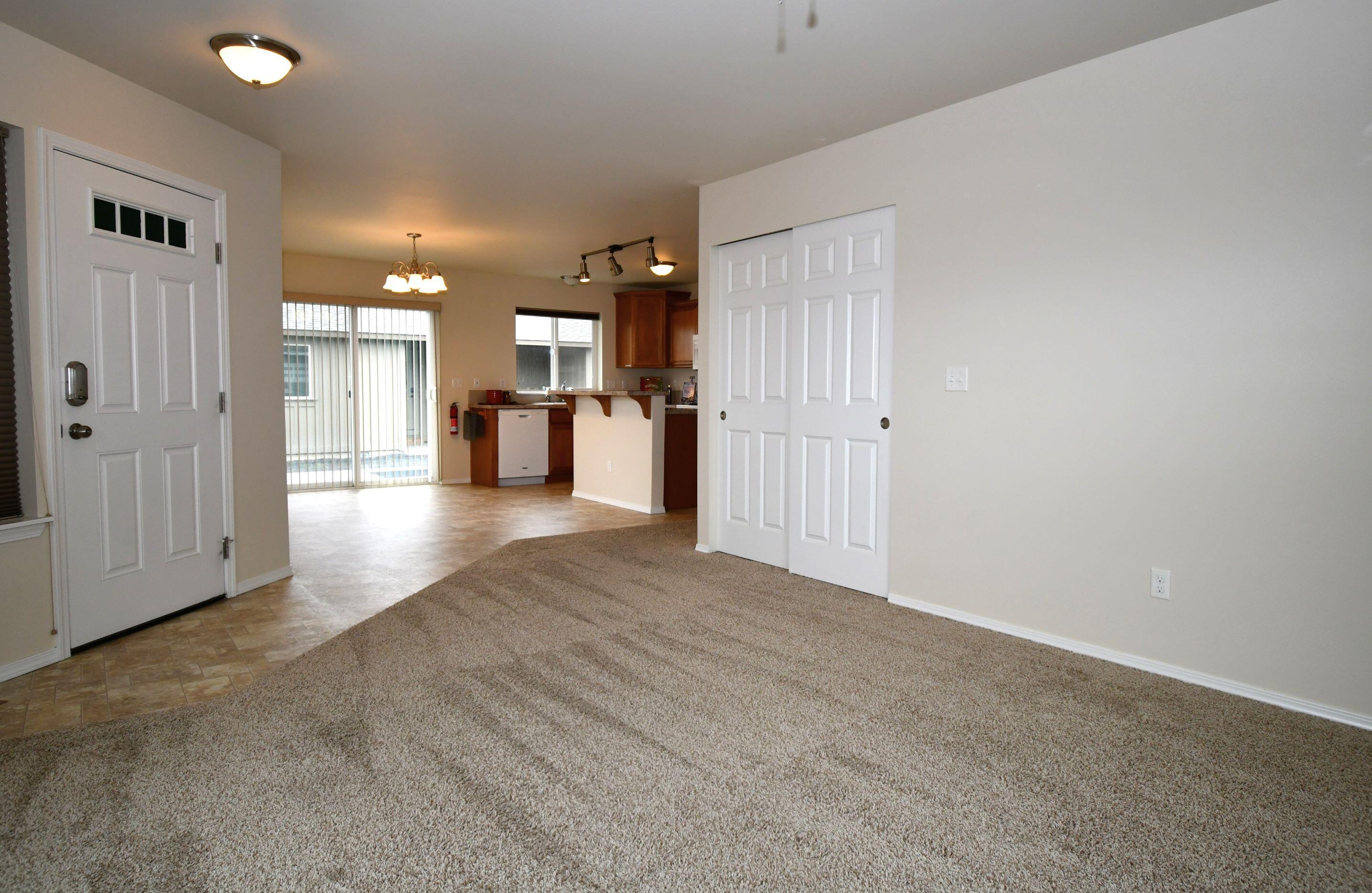 2343 Northeast Colleen Road Prineville, OR 97754 - Photo 12 of 24 Living room