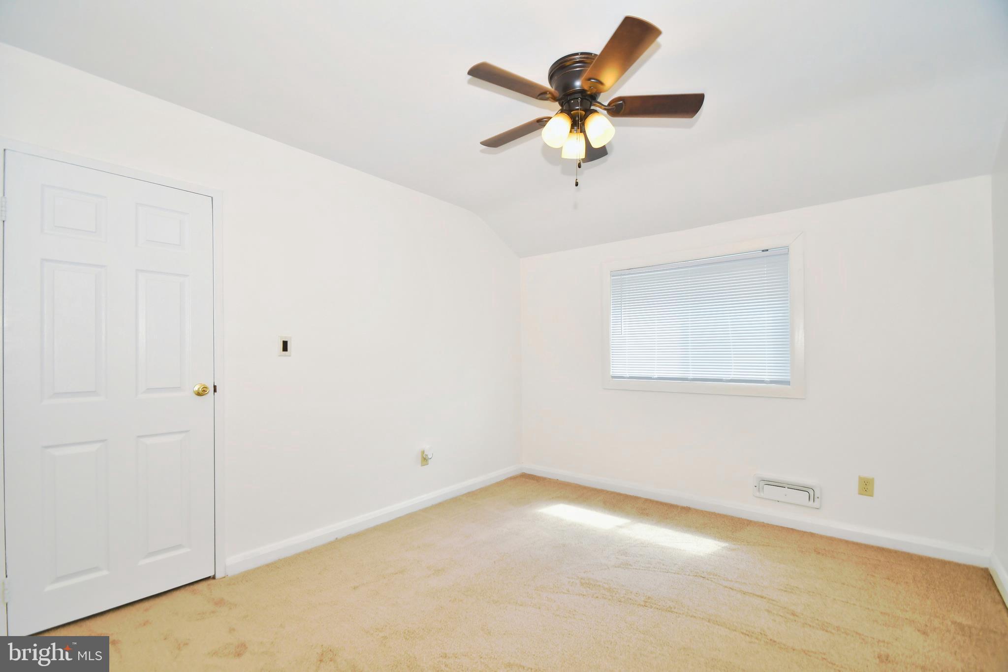 8004 Wallace Road Baltimore, MD 21222 - Photo 18 of 38 Bedroom