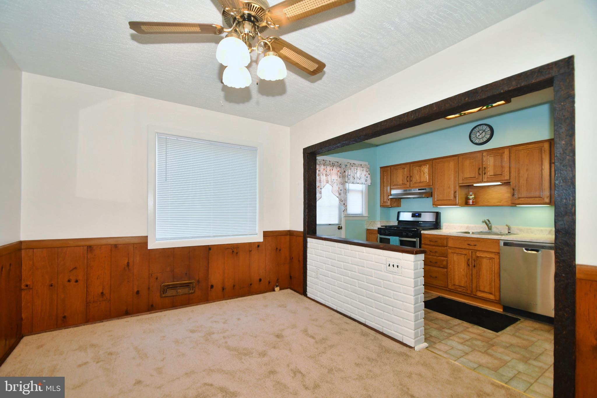 8004 Wallace Road Baltimore, MD 21222 - Photo 7 of 38 Dining Room