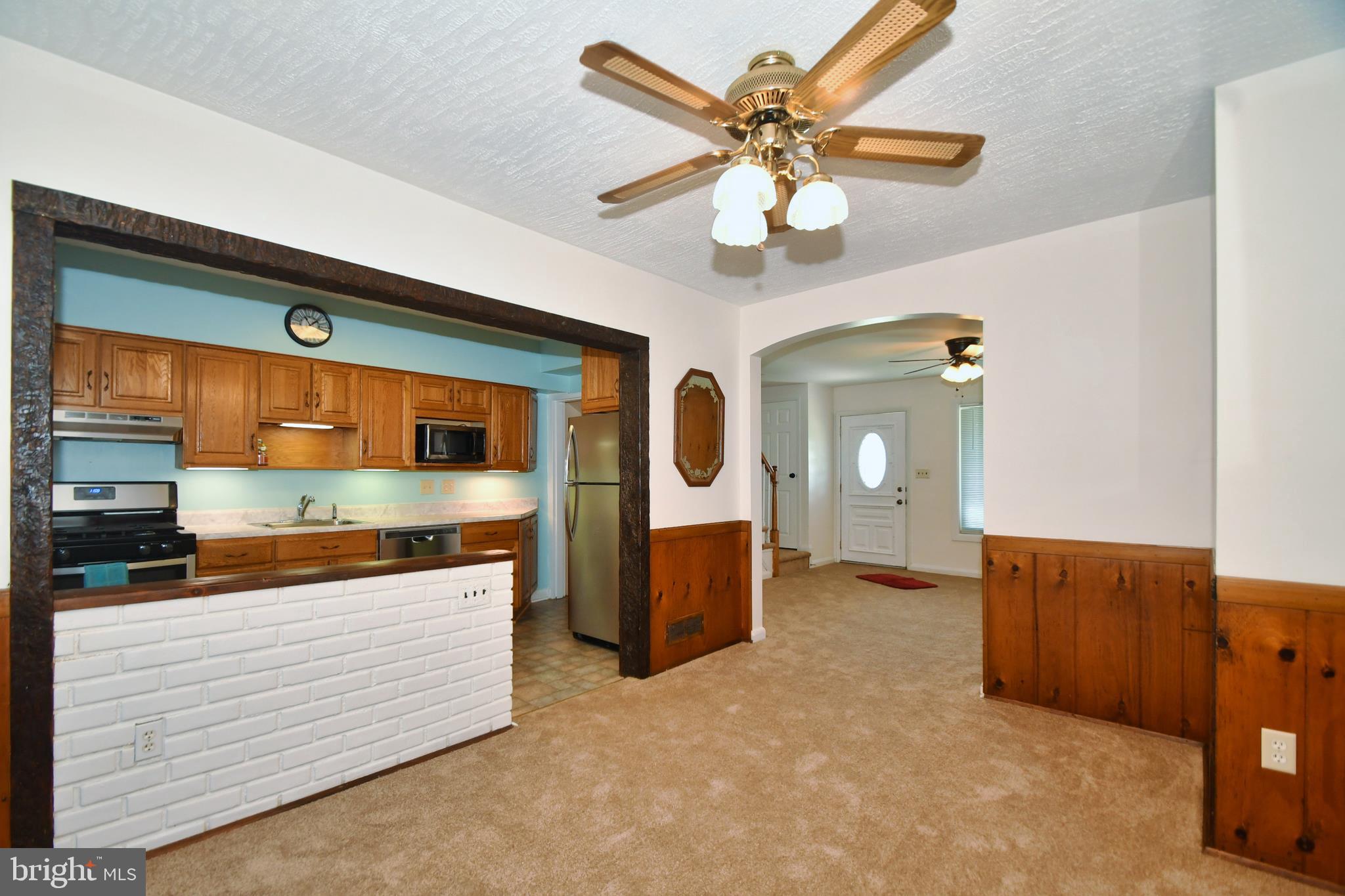 8004 Wallace Road Baltimore, MD 21222 - Photo 8 of 38 Dining Room